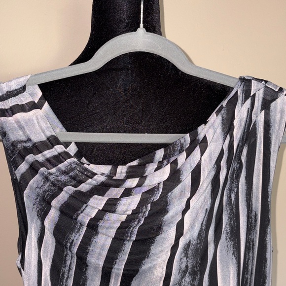 DKNY Asymmetrical Multi Gray Hue Striped sleeveless Dress - NWT - Picture 4 of 7